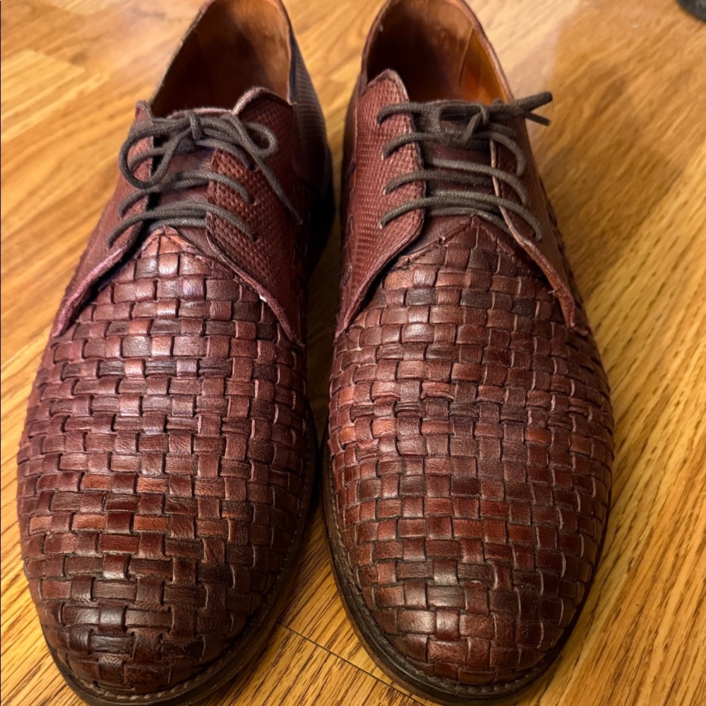Vero Cuoio Dark Brown Woven Leather Oxfords